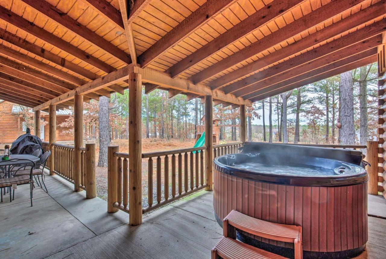 Broken Bow Cabin With Hot Tub And Deck - 4 Mi To Lake! エクステリア 写真